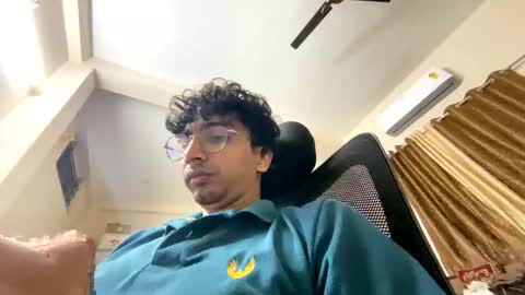 Snapshot of maskboyz2003 chatting on 17, 10, 2025 maskboyz2003 online show from 17, 10, 2025