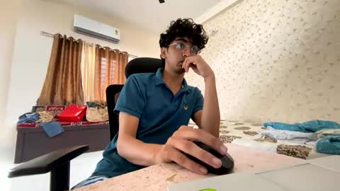 Snapshot of maskboyz2003 chatting on 29, 10, 2025 maskboyz2003 online show from 29, 10, 2025