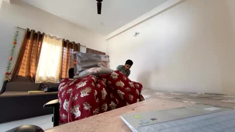 Mask Boy online show from 31, 12, 2024