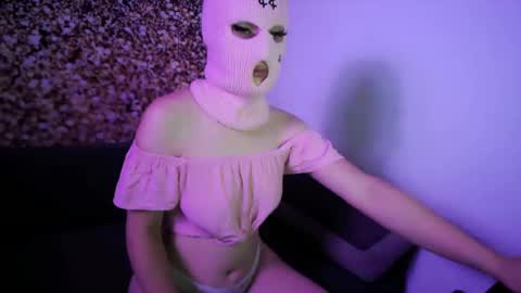 maskedseductress724 online show from 21, 6, 2026