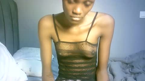 Snapshot of maskgang001 chatting on 19, 10, 2025 maskgang001 online show from 19, 10, 2025