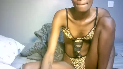 Snapshot of maskgang001 chatting on 26, 10, 2025 maskgang001 online show from 26, 10, 2025