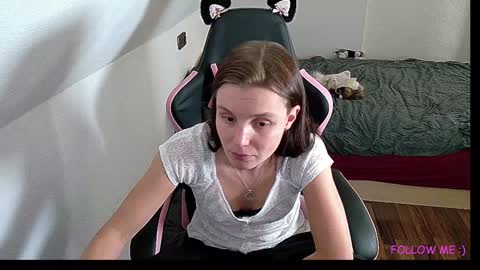 Queeny Kathy  Online at 2030 MEZ Sunday  Wednesday online show from 8, 12, 2024