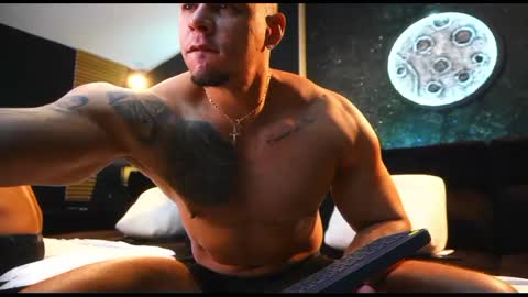 Snapshot of massimowalton2 chatting on 2, 11, 2025 massimowalton2 online show from 2, 11, 2025