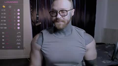Snapshot of master_oil chatting on 20, 2, 2025 Huge Alex online show from 20, 2, 2025