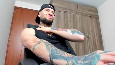 Snapshot of master_steven_01 chatting on 17, 11, 2025 steven online show from 17, 11, 2025