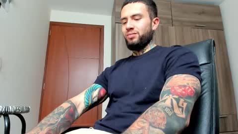 Snapshot of master_steven_01 chatting on 4, 12, 2025 steven online show from 4, 12, 2025