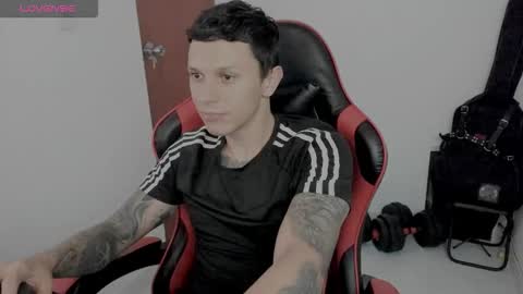 Snapshot of masterdave7 chatting on 18, 11, 2025 Dave online show from 18, 11, 2025