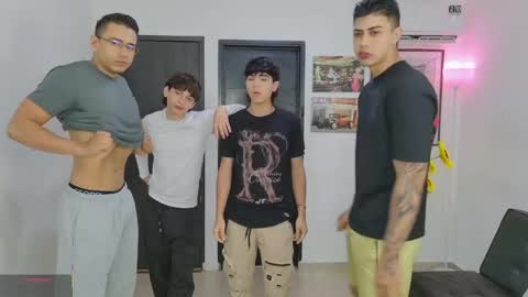 Snapshot of masters_sexx chatting on 15, 5, 2026 Team Cris Darwin- Fernando- Stiven- David online show from 15, 5, 2026