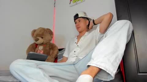 mateo_escobar online show from 13, 11, 2025