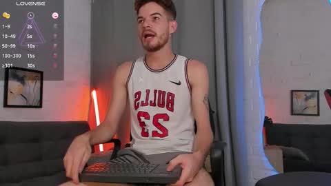 Snapshot of mateo_hunter chatting on 9, 11, 2025 MATEO HUNTER online show from 9, 11, 2025