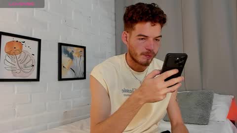 Snapshot of mateo_hunter chatting on 21, 12, 2025 MATEO HUNTER online show from 21, 12, 2025