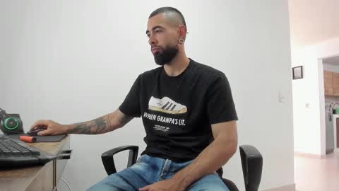 Snapshot of matheusbeard2 chatting on 25, 11, 2025 Matheus online show from 25, 11, 2025