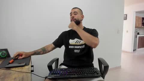 Snapshot of matheusbeard2 chatting on 28, 11, 2025 Matheus online show from 28, 11, 2025