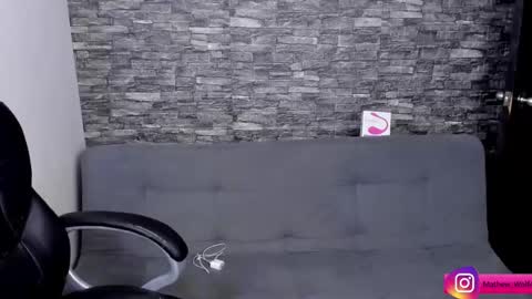 Mathew Independent model online show from 13, 9, 2025