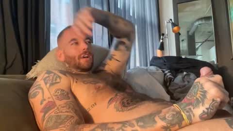 Snapshot of mathewloyal chatting on 29, 10, 2025 Mat Loyal online show from 29, 10, 2025