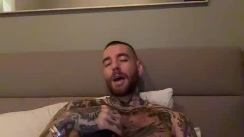 Snapshot of mathewloyal chatting on 25, 11, 2025 Mat Loyal online show from 25, 11, 2025