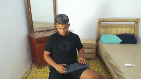 mathews__ online show from 18, 12, 2025