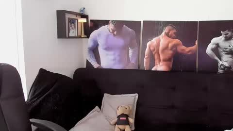 Snapshot of mathews_roses chatting on 21, 11, 2025 Marck Mathews online show from 21, 11, 2025