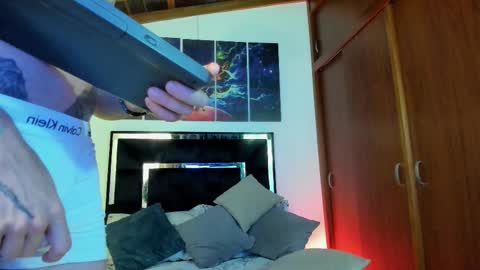 matius foxter online show from 9, 2, 2026