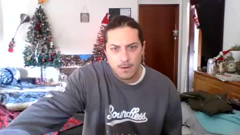 Snapshot of matteushh87 chatting on 27, 12, 2024 matteushh87 online show from 27, 12, 2024