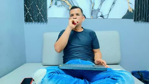 Snapshot of matthew_white2 chatting on 25, 5, 2026 Matthew online show from 25, 5, 2026