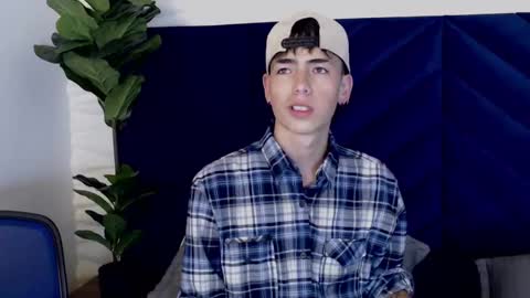 Snapshot of mattideluca chatting on 4, 12, 2024 Matti online show from 4, 12, 2024