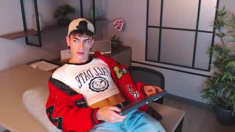 Snapshot of mattideluca chatting on 17, 12, 2024 Matti online show from 17, 12, 2024