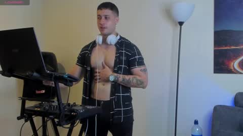 mattsaill_ online show from 26, 9, 2025