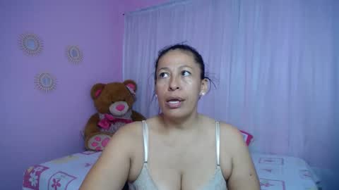 Snapshot of mature_martina_ chatting on 7, 1, 2025 Martina online show from 7, 1, 2025
