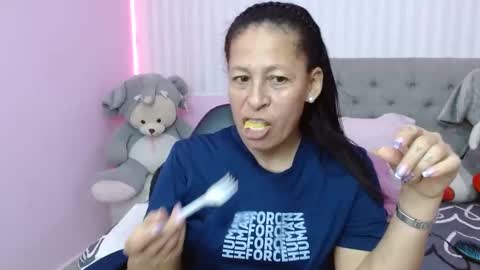 Snapshot of mature_martina_ chatting on 27, 1, 2025 Martina online show from 27, 1, 2025