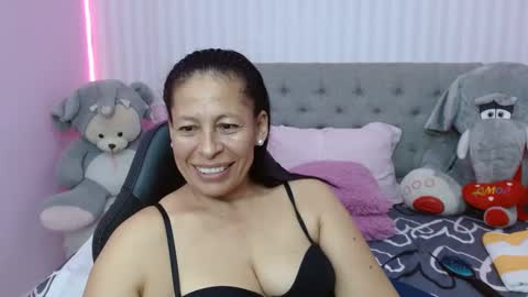 Snapshot of mature_martina_ chatting on 28, 1, 2025 Martina online show from 28, 1, 2025