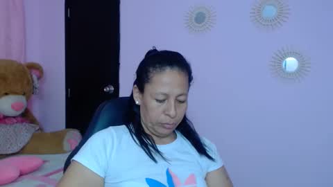 Snapshot of mature_martina_ chatting on 1, 2, 2025 Martina online show from 1, 2, 2025