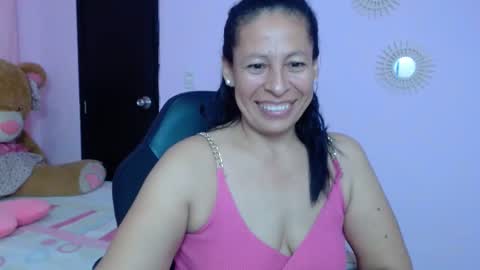 Snapshot of mature_martina_ chatting on 1, 2, 2025 Martina online show from 1, 2, 2025