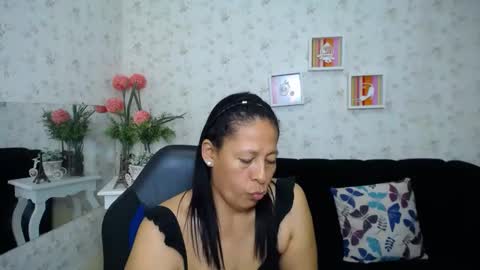 Snapshot of mature_martina_ chatting on 9, 2, 2025 Martina online show from 9, 2, 2025