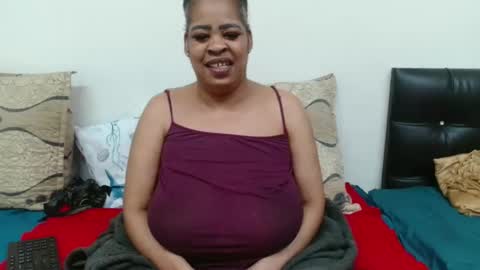 Snapshot of maturedbootyqueen chatting on 23, 4, 2026 QUEEN online show from 23, 4, 2026
