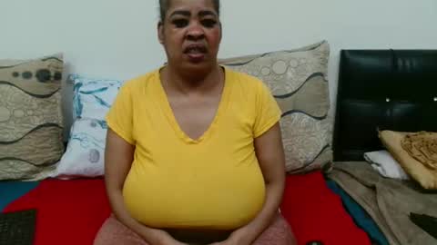 Snapshot of maturedbootyqueen chatting on 27, 4, 2026 QUEEN online show from 27, 4, 2026