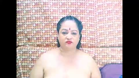 Snapshot of matureindian654u chatting on 18, 5, 2026 matureindian654u online show from 18, 5, 2026