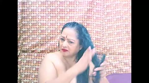 Snapshot of matureindian654u chatting on 19, 5, 2026 matureindian654u online show from 19, 5, 2026