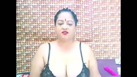 Snapshot of matureindian654u chatting on 21, 5, 2026 matureindian654u online show from 21, 5, 2026