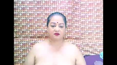 Snapshot of matureindian654u chatting on 26, 5, 2026 matureindian654u online show from 26, 5, 2026