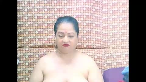 Snapshot of matureindian654u chatting on 26, 5, 2026 matureindian654u online show from 26, 5, 2026