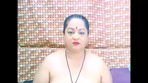 Snapshot of matureindian654u chatting on 1, 6, 2026 matureindian654u online show from 1, 6, 2026