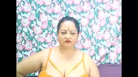 Snapshot of matureindian654u chatting on 21, 6, 2026 matureindian654u online show from 21, 6, 2026