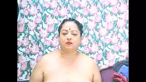 Snapshot of matureindian654u chatting on 24, 6, 2026 matureindian654u online show from 24, 6, 2026