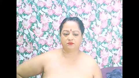 Snapshot of matureindian654u chatting on 6, 7, 2026 matureindian654u online show from 6, 7, 2026