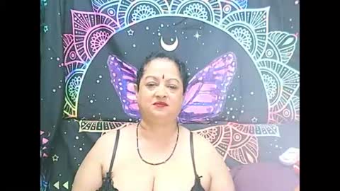 Snapshot of matureindian654u chatting on 4, 8, 2026 matureindian654u online show from 4, 8, 2026