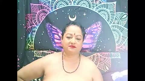 Snapshot of matureindian654u chatting on 5, 8, 2026 matureindian654u online show from 5, 8, 2026