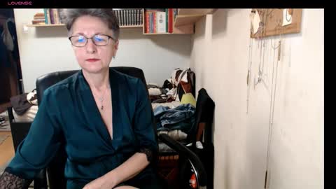 Snapshot of maturekate chatting on 15, 10, 2025 maturekate online show from 15, 10, 2025