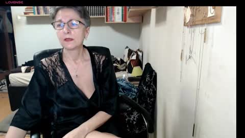 Snapshot of maturekate chatting on 17, 10, 2025 maturekate online show from 17, 10, 2025